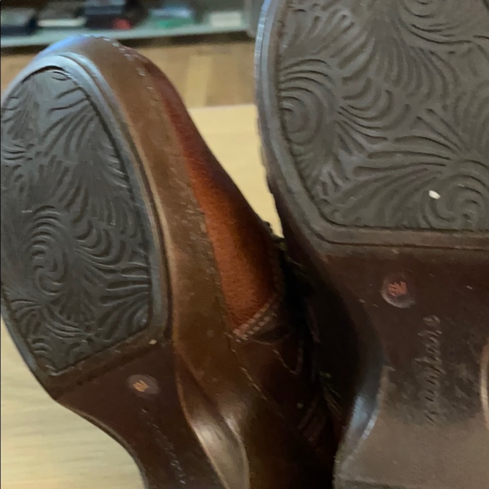 Brown clogs - Picture 6 of 7